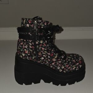 Demonia Shaker 52ST Flower Print Platform Boots